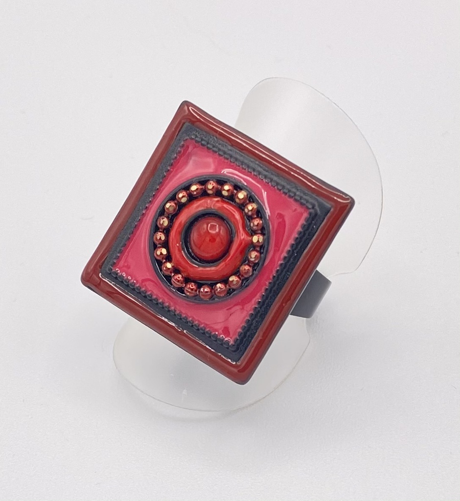 Bague fantaisie carré et rond rouge